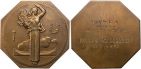 VERKEHRSWESEN SCHIFFAHRT
Belgien Einseitige achteckige Bronzeplakette o. J. (vor 1952) v. Marcel Rénard Prämie verliehen an Paul Scarceriaux, Vs.: Gr...