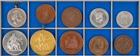 MEDAILLENLOTS
 Lot Medaillen, hauptsächlich des Medailleurs H. Weckwerth: Bronzemedaille 1882, auf die 50-Jahrfeier des evangelischen Vereins der Gus...