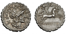 REPÚBLICA ROMANA. POMPONIA. Denario. Narbo (118 a.C.). A/ L. POMPONI. CN. F. R/ Bituito en biga lanzando jabalina; L. LIC. CN. DOM. AR 3,94 g. 19,3mm....