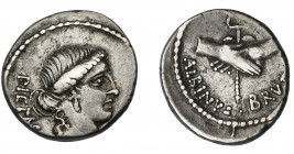 REPÚBLICA ROMANA. POSTUMIA. Denario (48 a.C.) Roma. A/ Cabeza de Pietas a der., detrás PIETAS. R/ Dos manos con caduceo alado; ALBINVS. BRVTI. F. AR 3...