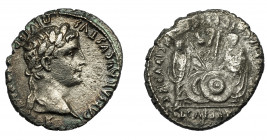 PERIODO DE JULIO CÉSAR A AUGUSTO. AUGUSTO. Denario. Lugdunum (2 a.C.-4 d.C.). R/ Cayo y Lucio, encima símpulo a izq. hacia la der. y lituus a der. hac...