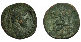 IMPERIO ROMANO. MARCO AURELIO. Sestercio. Roma (173-174). R/ Júpiter entronizado a izq. con Victoria y cetro. AE 20,77 g. 30 mm. RIC-1098. Pátina verd...