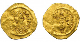IMPERIO BIZANTINO. JUSTINO I. Tremissis. Constantinopla (527-565). AU 1,41 g. 16,6 mm. SBB-353. Vanos. MBC-.