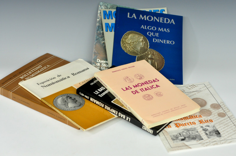 LIBROS. Lote 8 publicaciones: F. Chaves, Las monedas de Itálica, Sevilla, 1978 (...