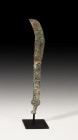 ROMA. Imperio Romano. Cuchillo (I-III d.C.). Bronce. Longitud 19,8 cm. No incluye soporte.