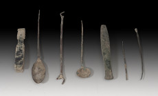 ROMA. Imperio Romano. Lote de siete instrumentos médicos y/o de perfume (III-IV d.C.). Bronce. Stillus (estilete), aguja, sonda espatulada, ligula (Cu...