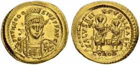 Theodosius II, 402-450. Solidus 426/429, Constantinopolis. Officina letter Γ. Obv. D N THEODO - SIVS P F AVG Helmeted, cuirassed bust facing, head tur...