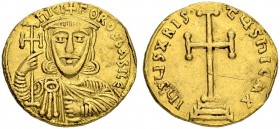 Nicephorus, 802-811. Solidus 802/803, Constantinopolis. No officina letter. Obv. Crowned bust in chlamys facing. Cross potent in r. hand and akakia in...