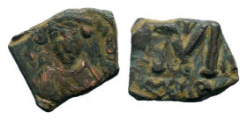 Constantine IV.668-685 AD.Constantinopolis mint. AE Decanummium.Helmeted, cuirassed, unbearded bust facing / Large M, cross above.Doc 41,2.Fine.

Weig...