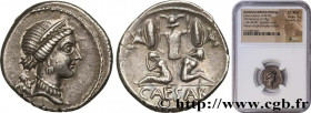 JULIUS CAESAR
Type : Denier 
Date : 45 AC. 
Mint name / Town : Espagne 
Metal : silver 
Millesimal fineness : 950  ‰
Diameter : 17,50  mm
Orientation ...