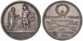 Medaglia 1797 Resa di Mantova - D/ La città di Mantova nelle sembianze di antica matrona romana turrita presenta le sue chiavi ad un guerriero. In fon...