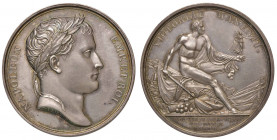 Medaglia 1807 Battaglia di Eylau - D/ Busto laureato di Napoleone a dx - R/ VICTORIAE MANENTI. Napoleone nudo, nei tratti di Diomede, tra un ammasso d...