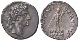 Augusto (27 a.C.-14 d.C.) Denario (16 a.C., L. MESCINIVS RVFVS monetiere) Testa laureata a d. - R/ Statua di Marte su basamento iscritto - RIC 351 AG ...