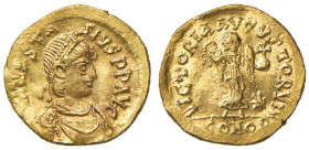BISANZIO Anastasio I (491-518) Tremisse - Busto diademato a d. - R/ La Vittoria con corona e globo andante a d. - Sear 8 AU (g 1,51) Colpi e schiaccat...