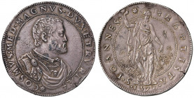 FIRENZE Cosimo I (1537-1574) Piastra 1572 - MIR 166/3 (questo esemplare illustrato) AG (g 32,46) RRR Qualche macchia ed una modesta frattura del tonde...