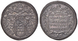 Innocenzo XI (1676-1689) Giulio 1676 del Possesso - Munt. 157 AG (g 3,14) RR Intensa patina 
qSPL