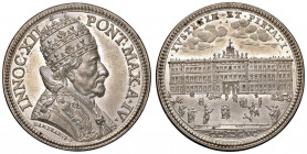 Innocenzo XII (1691-1700) Medaglia 1695 A. IV Inaugurazione del palazzo della Curia Innocenziana - Opus: G. Hamerani - AG (g 19,63 - Ø 19,6 mm) - RR C...