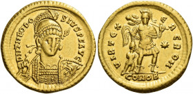 Theodosius II, 402 – 450.   Solidus, Constantinople circa 441, AV 4.46 g. D N THEODO – SIVS P F AVG Helmeted, pearl-diademed and cuirassed bust three-...