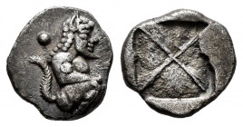 Macedon. Pangeion Region. 1/8 Stater. 500-549 BC. Siris. (Svoronos-pl 8, 11). (Sng Ans-971-3, as Lete). Anv.: Satyr crouching right, two pellets flank...
