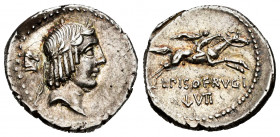 Calpurnius. Denarius. 90 BC. Rome. (Craw-340/1). Anv.: Laureate head of Apollo right, horse´s head behind. Rev.: Horseman galloping right holding palm...