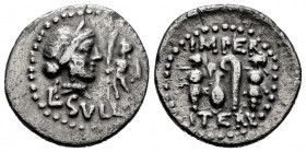 Cornelius. L. Cornelius Sylla Félix, imperator. Denarius. 84-83 BC. (Ffc-630). (Craw-359/2). (Cal-489). Anv.: Diademed head of Venus rgiht; before her...
