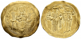 John II Comneus. Hyperpyron. 1118-1122 AD. Constantinople. (Sear-1940). (Doc-3a). Anv.: +KЄRO HΘЄI, Christ enthroned facing, holding book of Gospels i...
