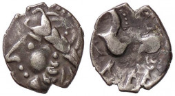 CELTI - EUROPA CENTRALE - Imitazioni di Filippo II di Macedonia - Dracma (Syrmia) - Testa di Zeus a s. /R Cavallo a s. Lanz 507 var. (AG g. 2,02)
BB