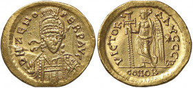 ROMANE IMPERIALI - Zeno (474-491) - Solido (Costantinopoli) - Busto elmato e corazzato di fronte con lancia e scudo /R La Vittoria stante a s. con lun...