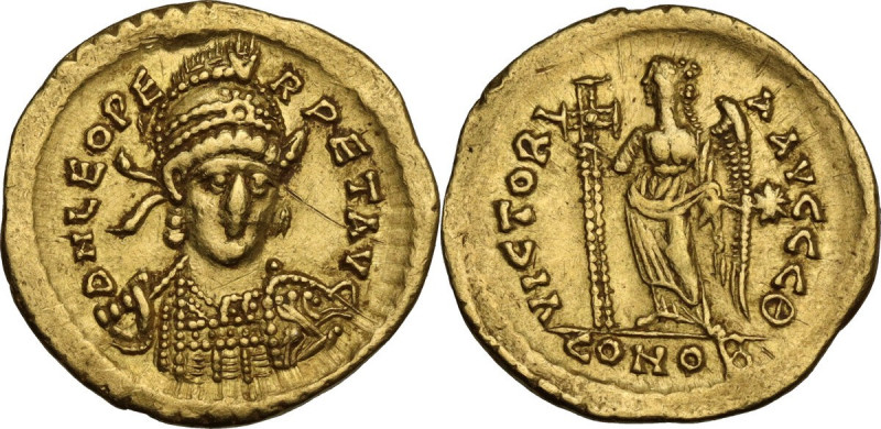 Leo I (457-474). AV Solidus, Constantinople mint, c. 465-466 AD. Obv. DN LEO PE-...