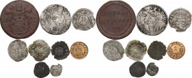 Lotto di nove (9) monete di varie epoche e zecche. Nel lotto sono presenti un grosso di Modena, una sede vacante per Fano, un denaro scodellato per Ve...