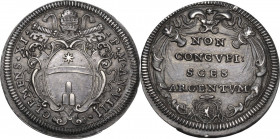 Roma. Clemente XI (1700-1721), Giovanni Francesco Albani. Giulio A. VIII. CNI 114; M. 96; Berm. 2413. AG. 2.98 g. 27.00 mm. Di alta conservazione. SPL...