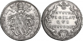 Roma. Clemente XII (1730-1740), Lorenzo Corsini. Mezza Piastra A. V. CNI 55 var. (stemma); M. 21; Berm. 2618. AG. 14.74 g. 37.00 mm. R. Alta conservaz...