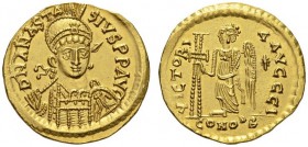 Anastasius I, 491-518. Solidus (Gold, 20mm, 4.49 g 7), Constantinople, 492-507. D N ANASTASIVS P P AVC Diademed, helmeted and cuirassed bust of Anasta...