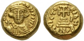 Constans II, 641-668. Solidus (Gold, 10mm, 4.42 g 6), Carthage, 649/50. d N....ANTIN P Crowned and draped facing bust of Constans, with short beard an...