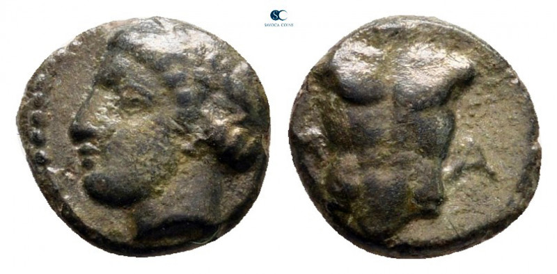 Ionia. Magnesia ad Maeander circa 400-300 BC. 
Bronze Æ

8 mm, 0,47 g



...