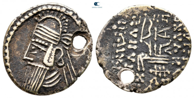 Kings of Parthia. Ekbatana. Vologases IV AD 147-191. 
Drachm AR

20 mm, 3,46 ...