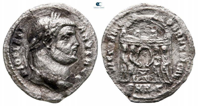 Diocletian AD 284-305. Nicomedia
Argenteus AR

19 mm, 2,58 g



nearly ve...