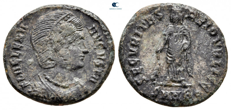 Helena. Augusta AD 324-3230. Heraclea
Follis Æ

19 mm, 2,82 g



very fin...