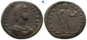 Theodosius I AD 379-395. Nicomedia. Follis Æ