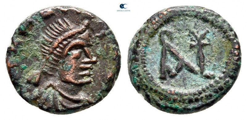 Anastasius I AD 491-518. Constantinople
Nummus Æ

11 mm, 1,14 g



very f...