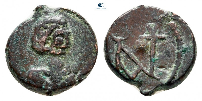 Anastasius I AD 491-518. Constantinople
Nummus Æ

9 mm, 1,04 g



very fi...