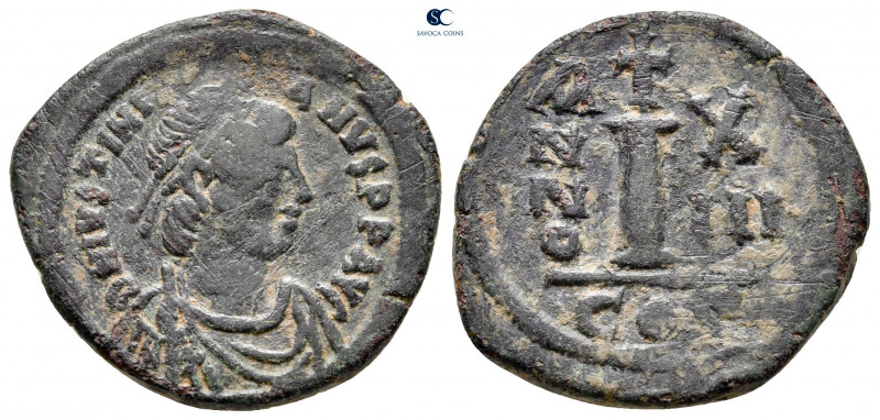 Justinian I AD 527-565. Constantinople
Decanummium Æ

24 mm, 6,17 g



ve...
