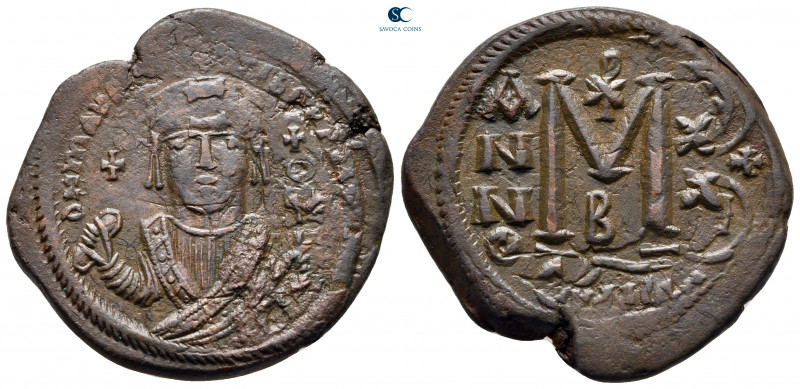Maurice Tiberius AD 582-602. Constantinople
Follis or 40 Nummi Æ

32 mm, 13,0...