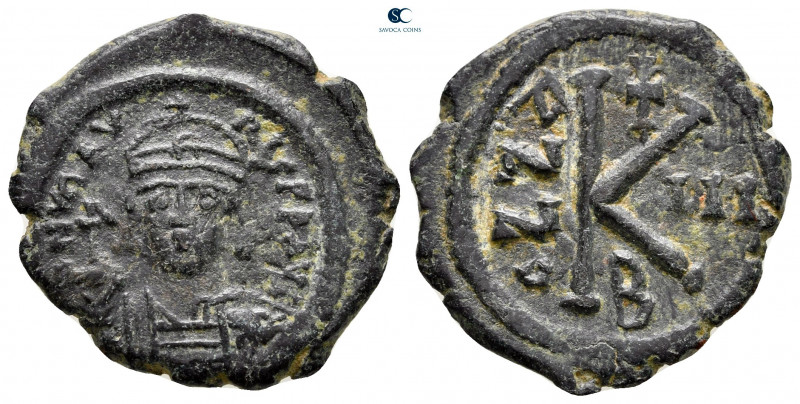 Maurice Tiberius AD 582-602. Constantinople
Half Follis or 20 Nummi Æ

24 mm,...