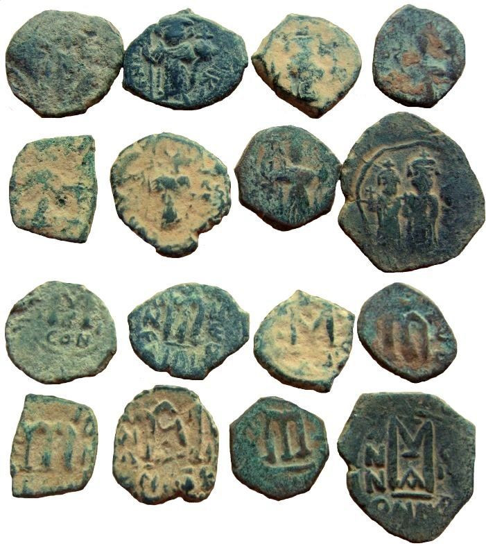 Lot of 8 Byzantine coins.
 Lot sold as no return.
From good to very fine.