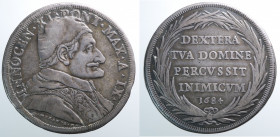 ROMA - Stato Pontificio. Innocenzo XI (1676-1689). Piastra 1684 anno IX. DEXTERA TVA DOMINE PERCVS SIT INIMICVM. Ag (31,5 g - 44 mm). BB