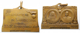 Granatieri di Sardegna. Medaglia 250° anniversario 1659-1909. Coniazione S.Johnson AE (18,17 g - 26x41 mm). Ritratti di Carlo Emanuele II e Vittorio E...