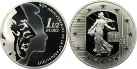 Europäische Münzen und Medaillen, Frankreich / France. 50 Jahre 5. Republik. 1 1/2 Euro 2008. 22,20 g. 0.900 Silber. 0.64 OZ. KM 1537. Polierte Platte...