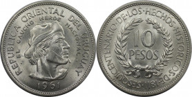 Weltmünzen und Medaillen, Uruguay. Revolution gegen Spanien. 10 Pesos 1961. 12,50 g. 0.900 Silber. 0.36 OZ. KM 43. Stempelglanz