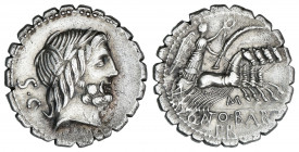 Denario. 83-82 a.C. ANTONIA. Q. Antonius Balbus. Anv.: S.C. Cabeza laureada de Júpiter a derecha. Rev.: Victoria en cuadriga a derecha, debajo M. En e...